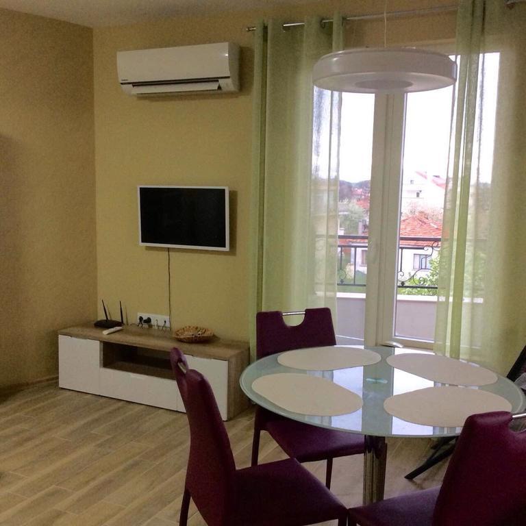 Apartment Morskoi Gnom Burgas Ngoại thất bức ảnh